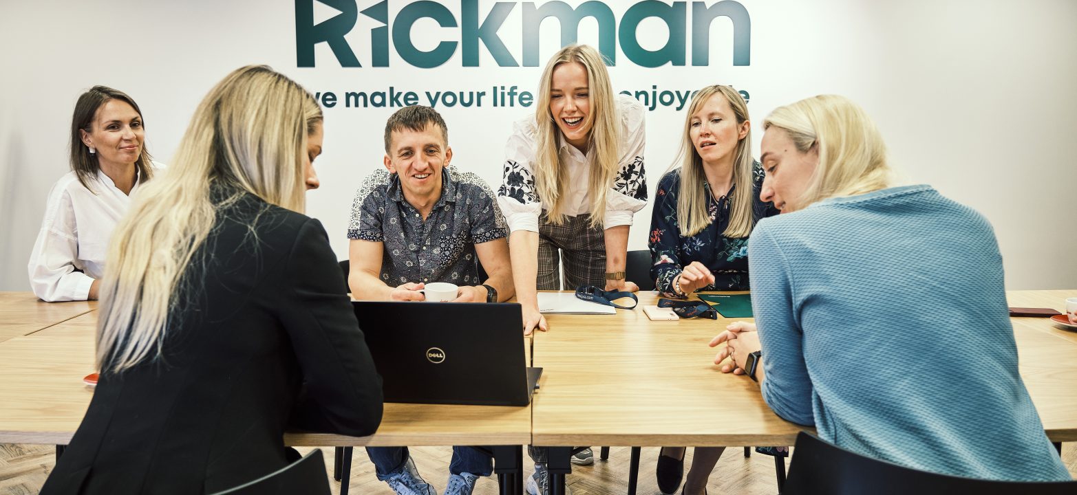 Showroom Manager