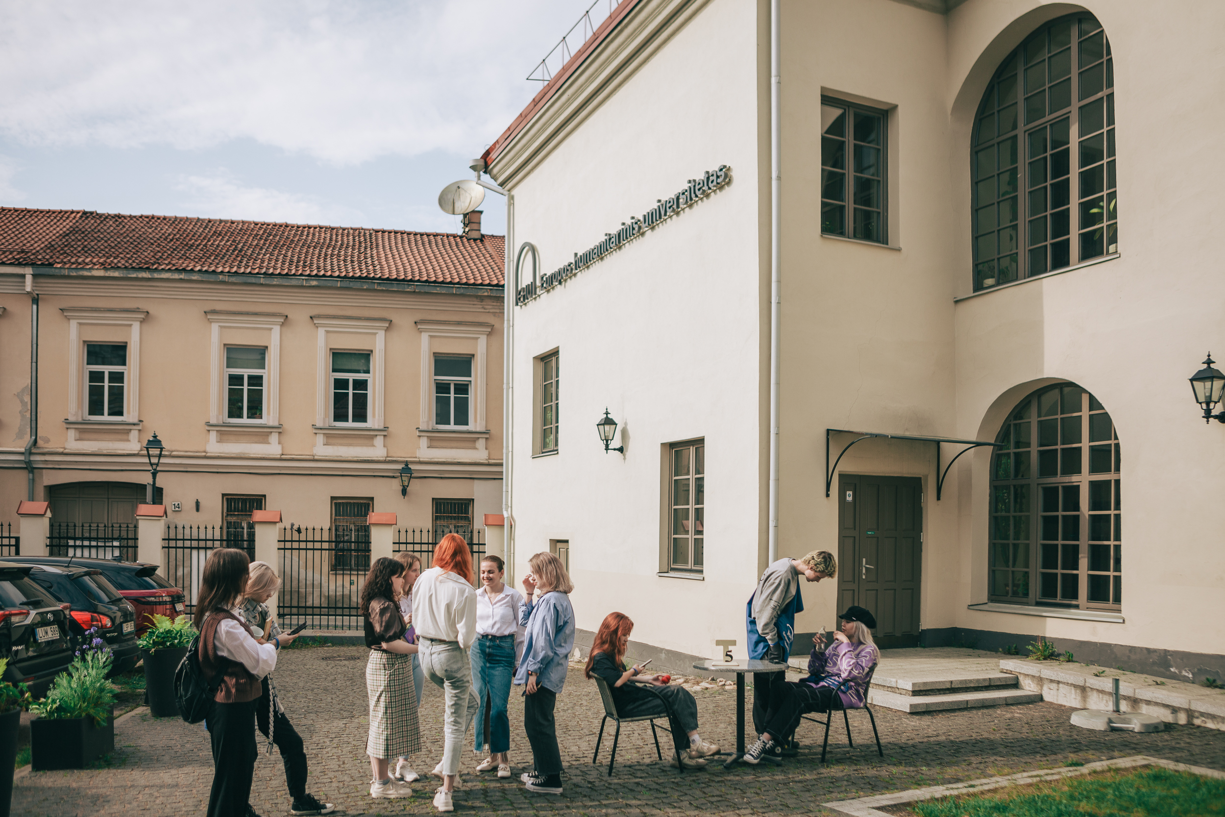 Vyresnysis komunikacijos vadybininkas (-ė)